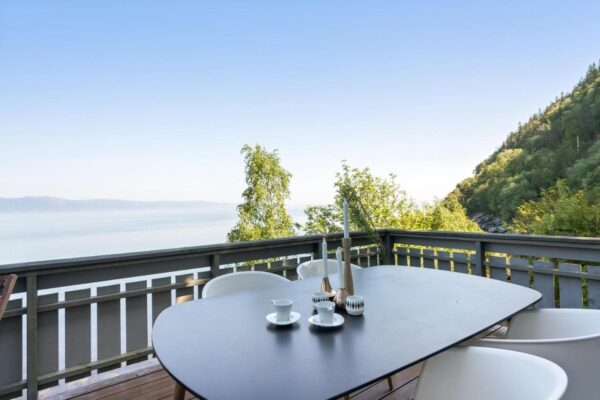 Seafront Villa - Image 4