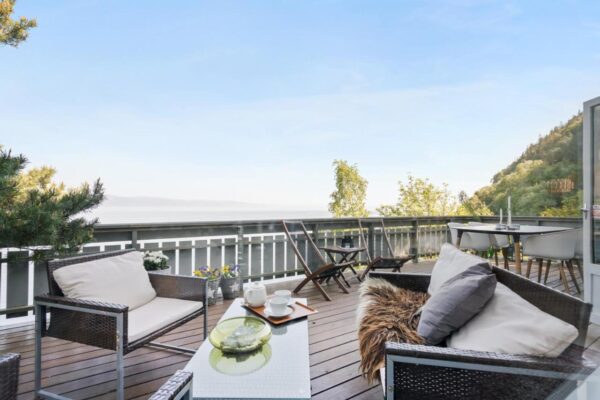Seafront Villa - Image 3